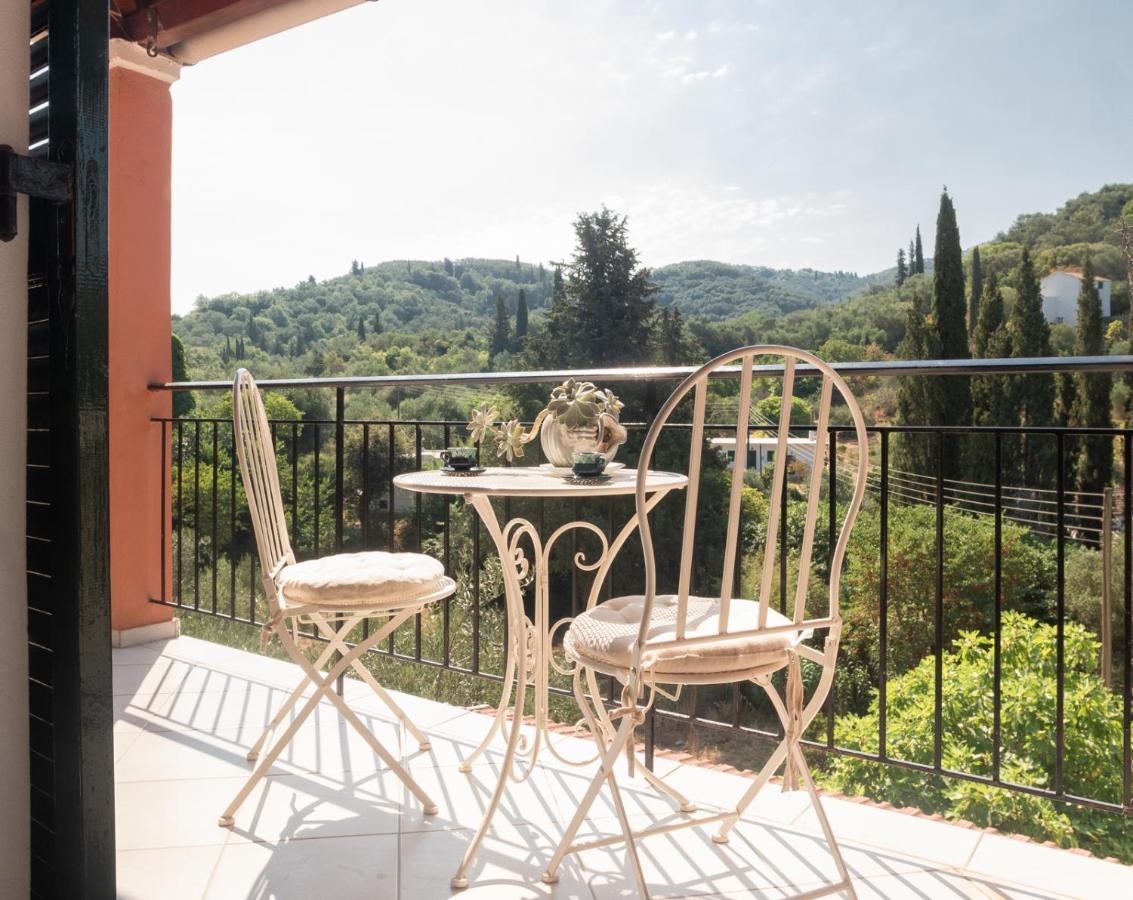 Ilia'S Holiday Home Peritheia Экстерьер фото